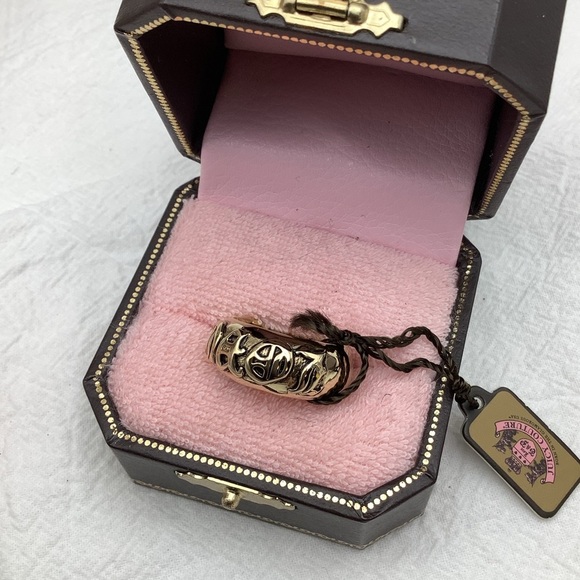 Juicy Couture Gold LOVE  Ring size 8 New In Box - Picture 6 of 7